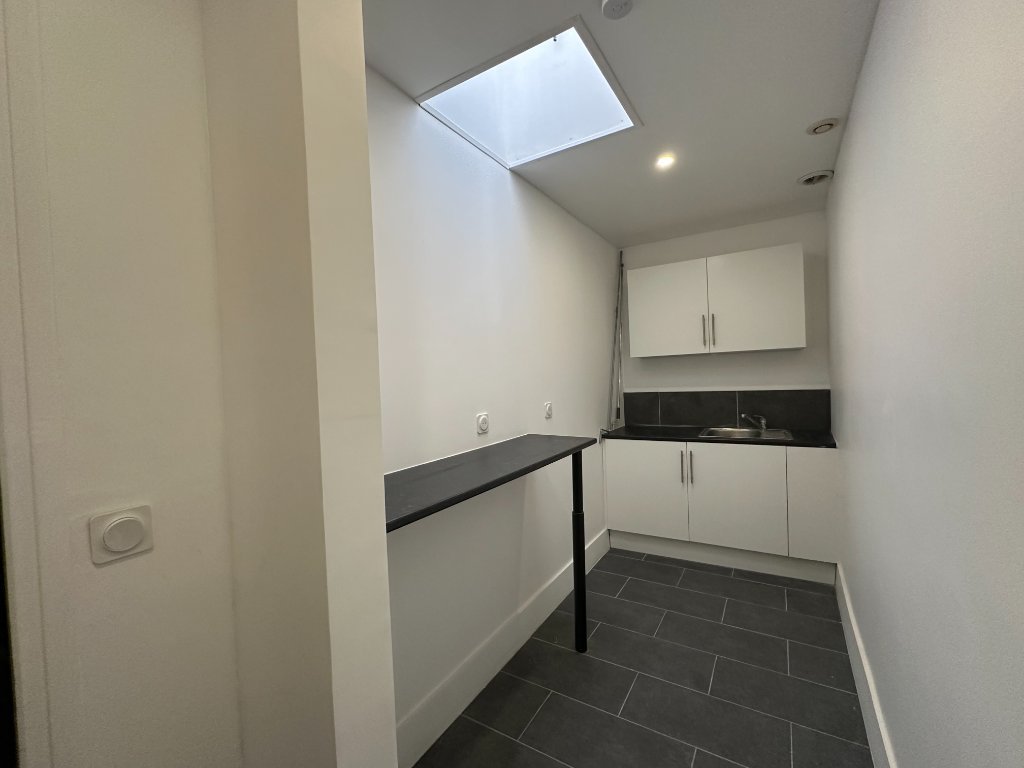 LOCAL COMMERCIAL A VENDRE - FACHES THUMESNIL - 115 m2 - 245 000 €