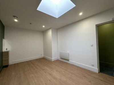 LOCAL COMMERCIAL A VENDRE - FACHES THUMESNIL - 115 m2 - 245 000 €