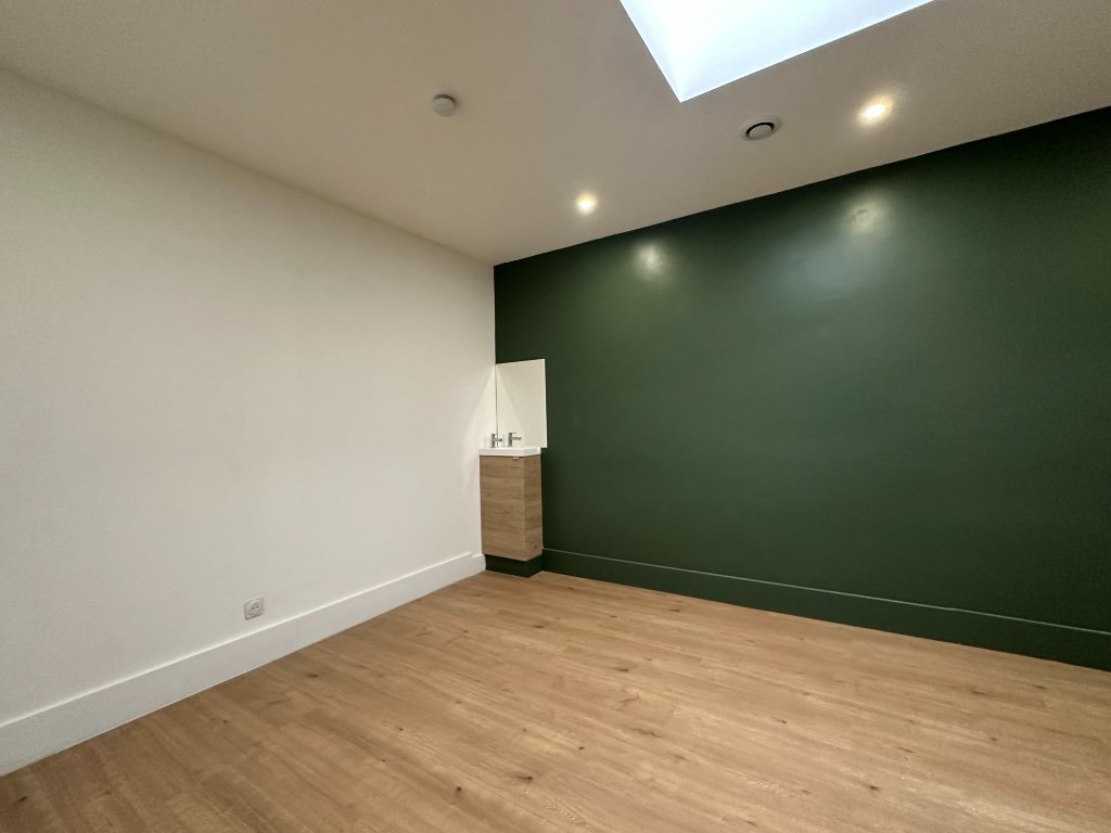 LOCAL COMMERCIAL A VENDRE - FACHES THUMESNIL - 115 m2 - 245 000 €