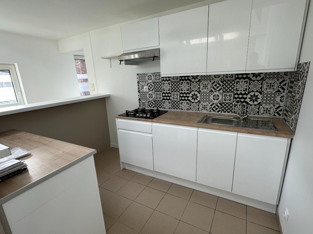 MAISON A LOUER - VERLINGHEM - 77.54 m2 - 980 &euro; charges comprises par mois