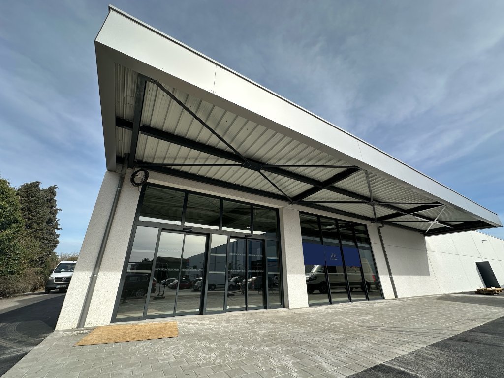LOCAL COMMERCIAL A LOUER - LOMME - 1000 m2 - 8 250 € HC par mois