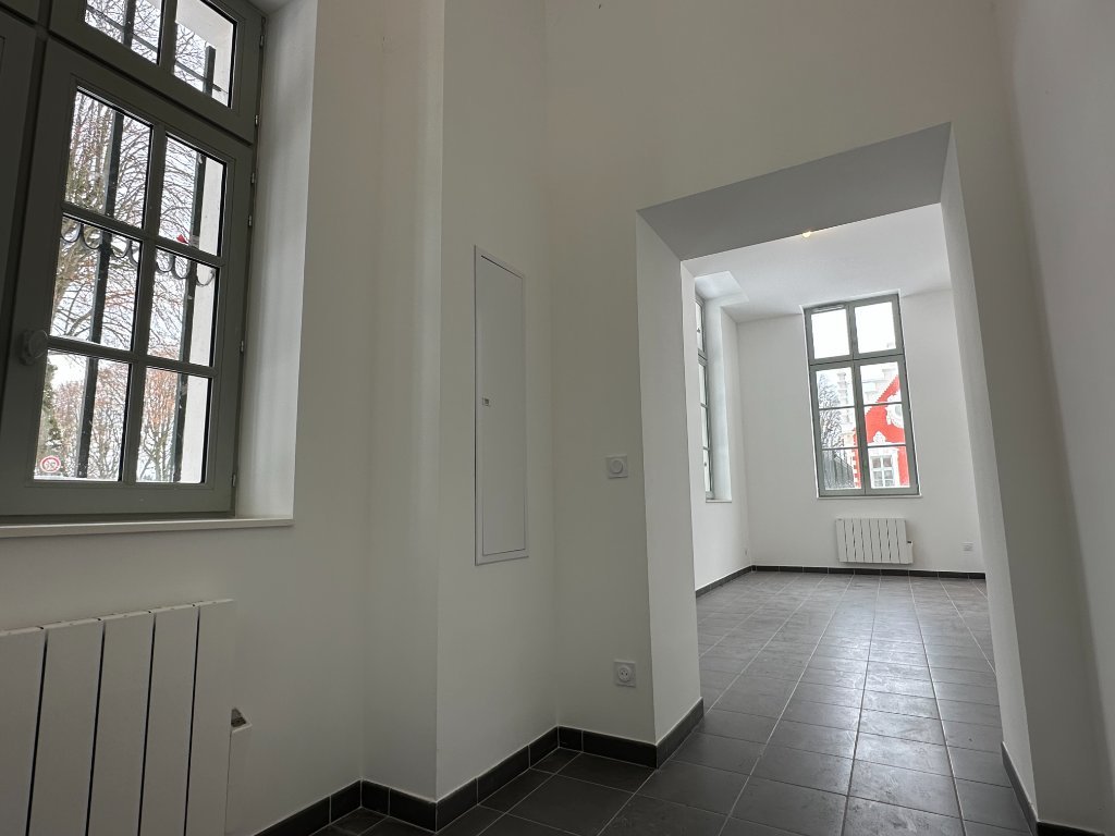 APPARTEMENT T4 A LOUER - SECLIN - 78.5 m2 - 880�&euro; charges comprises par mois