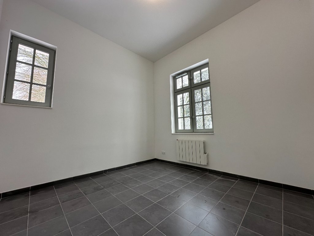 APPARTEMENT T4 A LOUER - SECLIN - 78.5 m2 - 880�&euro; charges comprises par mois