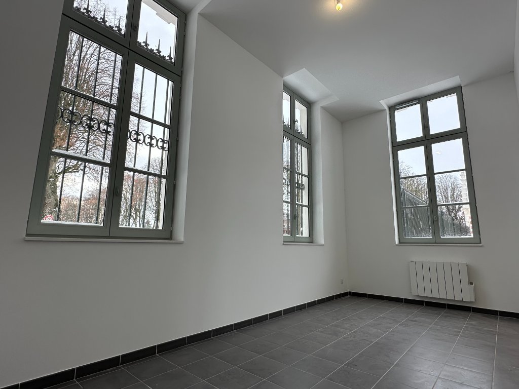 APPARTEMENT T4 A LOUER - SECLIN - 78.5 m2 - 880�&euro; charges comprises par mois