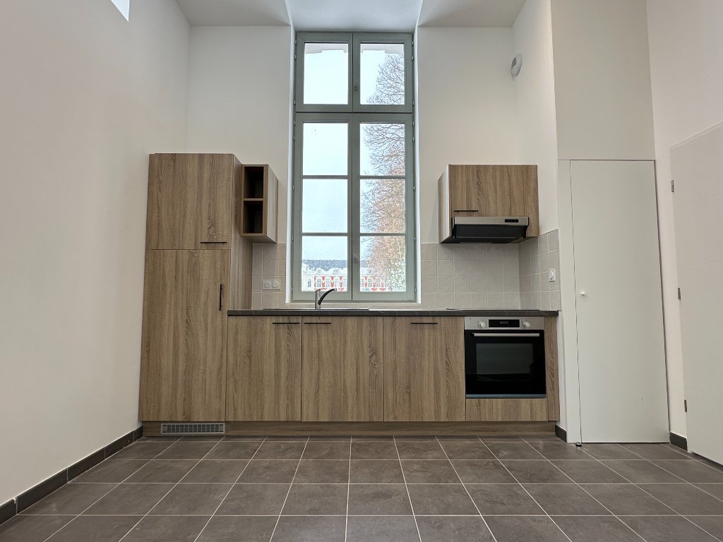 APPARTEMENT T4 A LOUER - SECLIN - 78.5 m2 - 880�&euro; charges comprises par mois