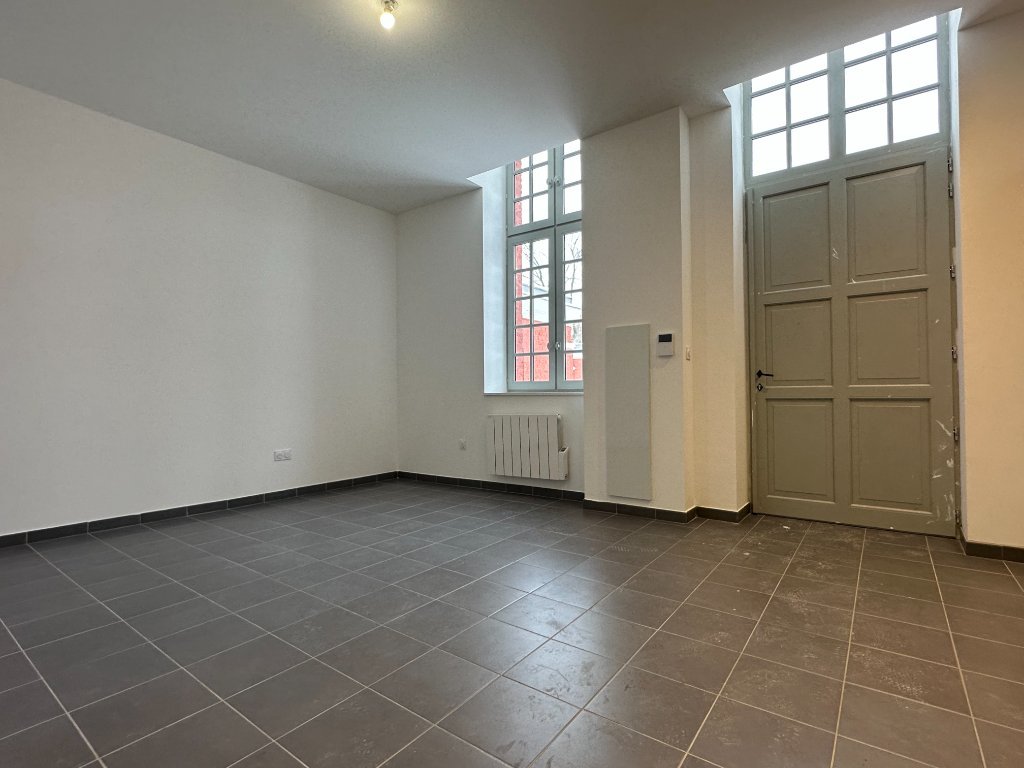 APPARTEMENT T1 A LOUER - SECLIN - 30.4 m2 - 495�&euro; charges comprises par mois