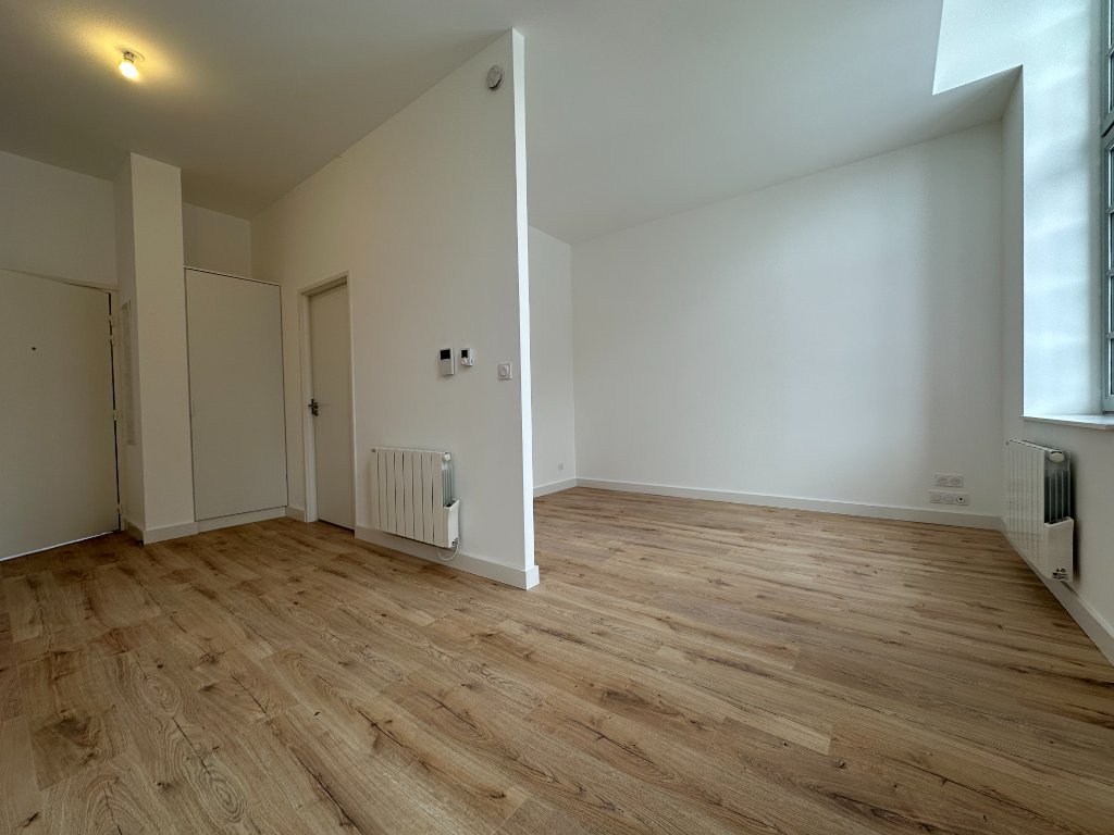 APPARTEMENT T1 A LOUER - SECLIN - 36.8 m2 - 555�&euro; charges comprises par mois