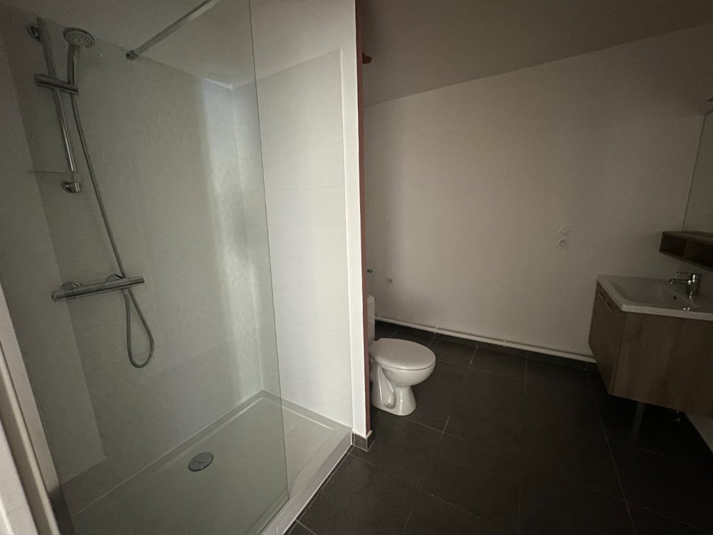 APPARTEMENT T2 A LOUER - RONCQ - 42.8 m2 - 613 &euro; charges comprises par mois