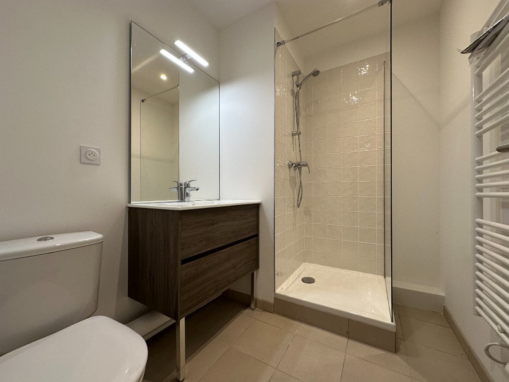 APPARTEMENT T2 A LOUER - SECLIN - 35.2 m2 - 545�&euro; charges comprises par mois