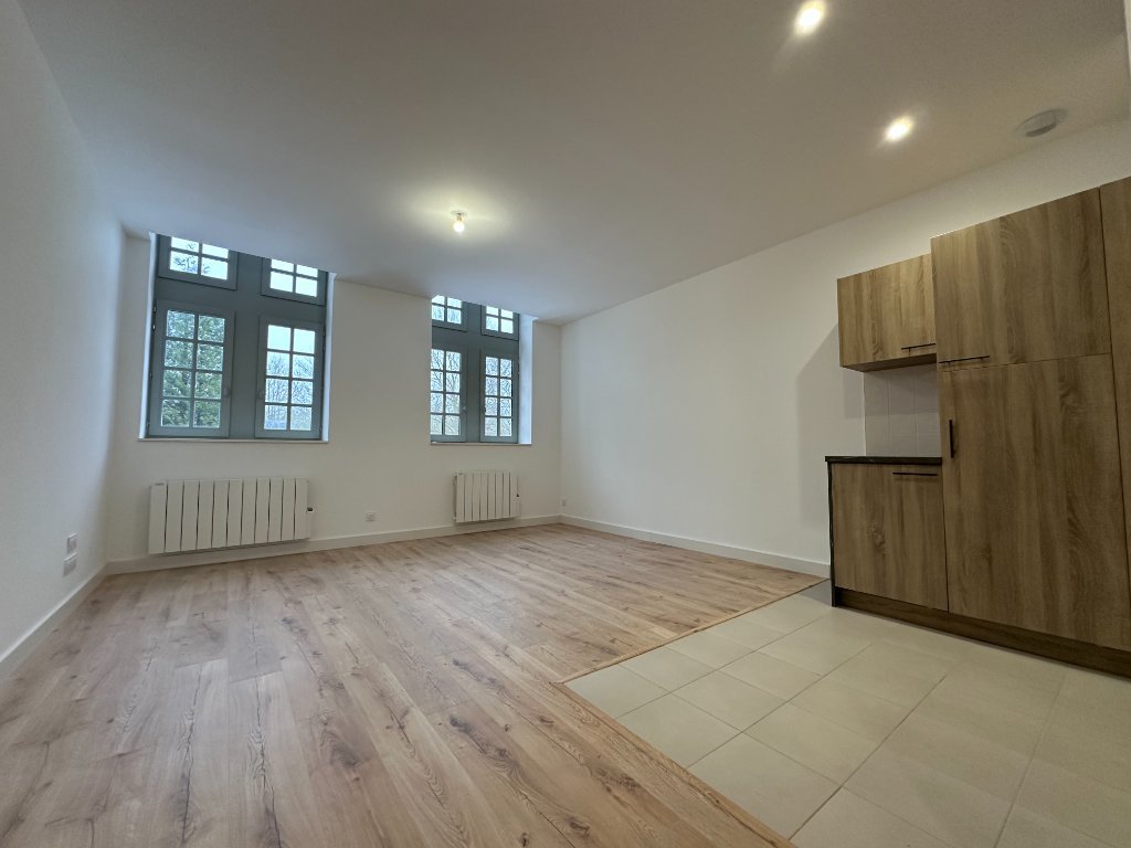 APPARTEMENT T2 A LOUER - SECLIN - 59.6 m2 - 710�&euro; charges comprises par mois