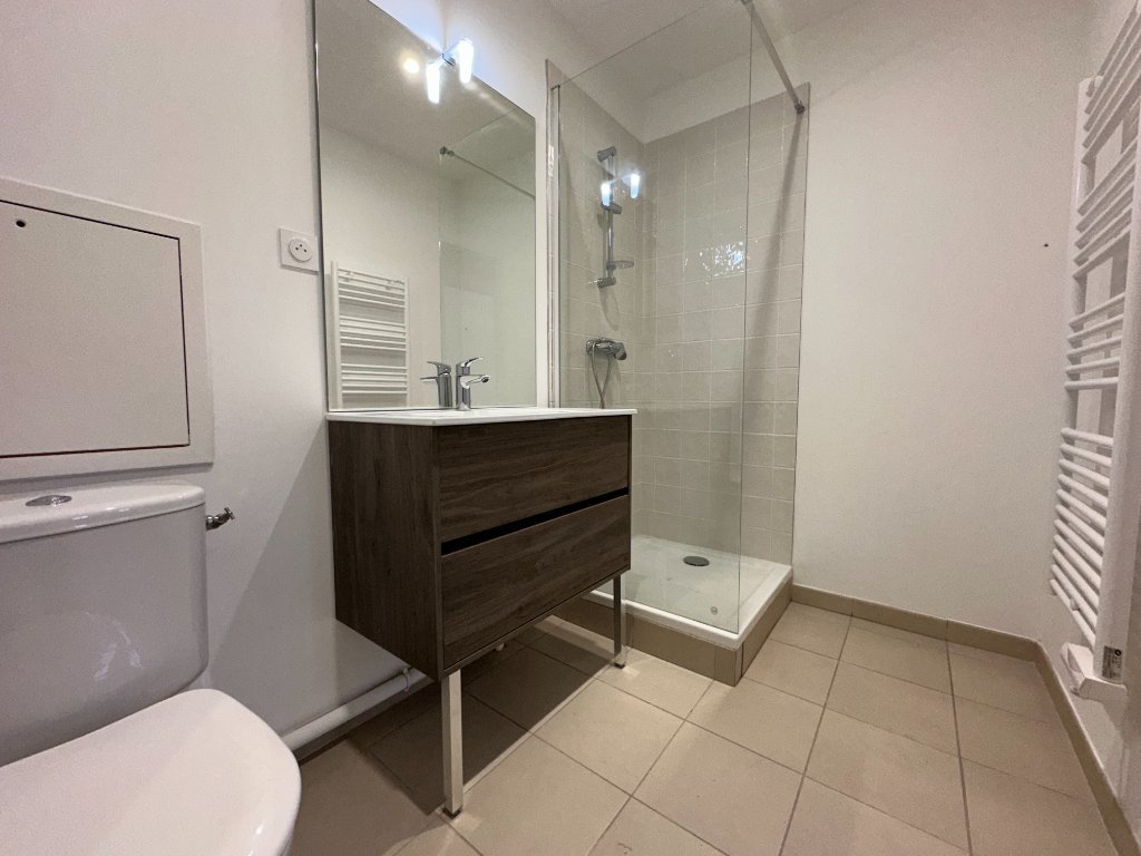 APPARTEMENT T2 A LOUER - SECLIN - 45.8 m2 - 620�&euro; charges comprises par mois