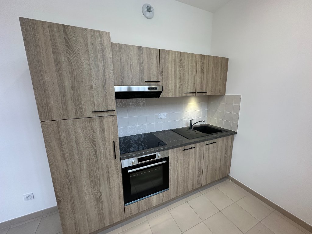 APPARTEMENT T2 A LOUER - SECLIN - 64.4 m2 - 765�&euro; charges comprises par mois