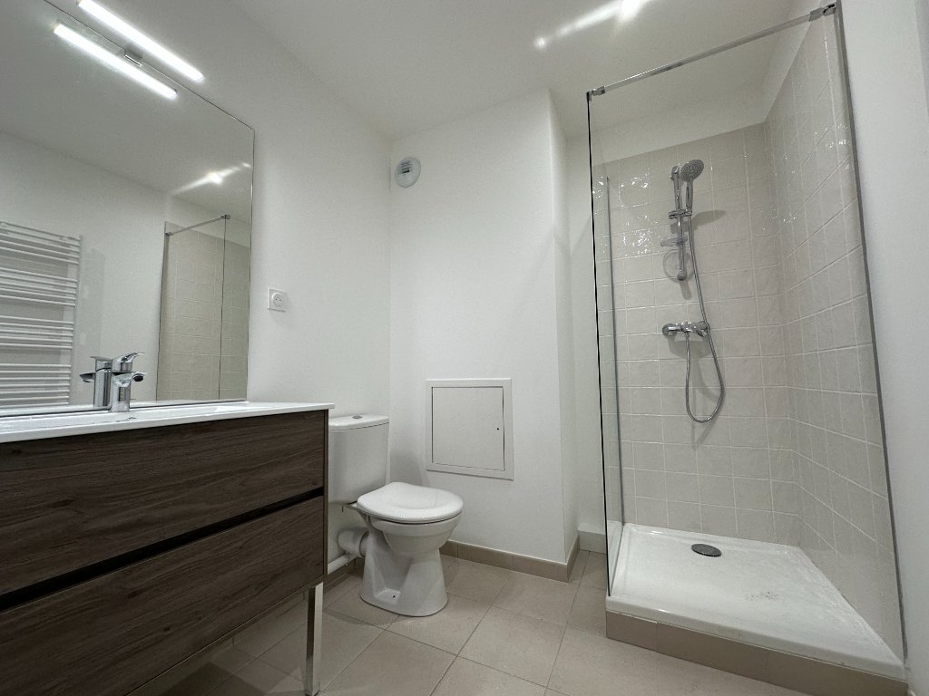 APPARTEMENT T2 A LOUER - SECLIN - 64.4 m2 - 765�&euro; charges comprises par mois