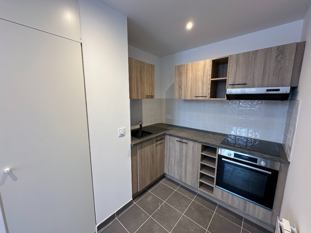 APPARTEMENT T2 A LOUER - SECLIN - 55.7 m2 - 690�&euro; charges comprises par mois