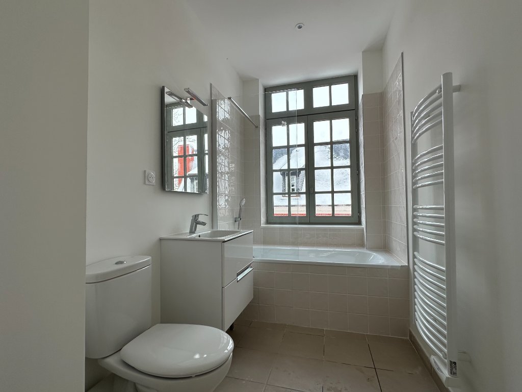 APPARTEMENT T2 A LOUER - SECLIN - 51.6 m2 - 680�&euro; charges comprises par mois