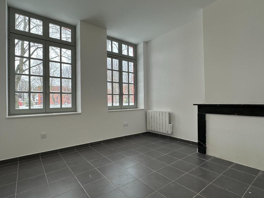 APPARTEMENT T2 A LOUER - SECLIN - 47.8 m2 - 1�210�&euro; charges comprises par mois