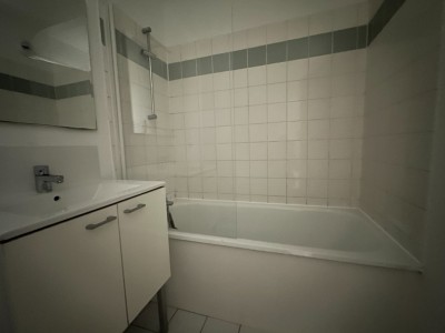 APPARTEMENT T3 A LOUER - LA MADELEINE - 56.92 m2 - 940 &euro; charges comprises par mois