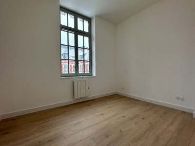 APPARTEMENT T3 A LOUER - SECLIN - 87.7 m2 - 990�&euro; charges comprises par mois