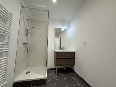 APPARTEMENT T3 A LOUER - SECLIN - 58 m2 - 725�&euro; charges comprises par mois