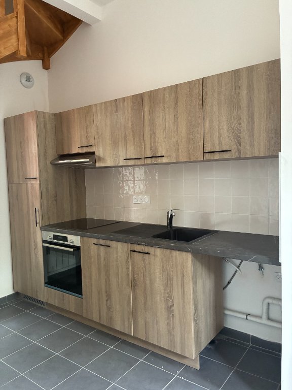APPARTEMENT T3 A LOUER - SECLIN - 100 m2 - 900 &euro; charges comprises par mois