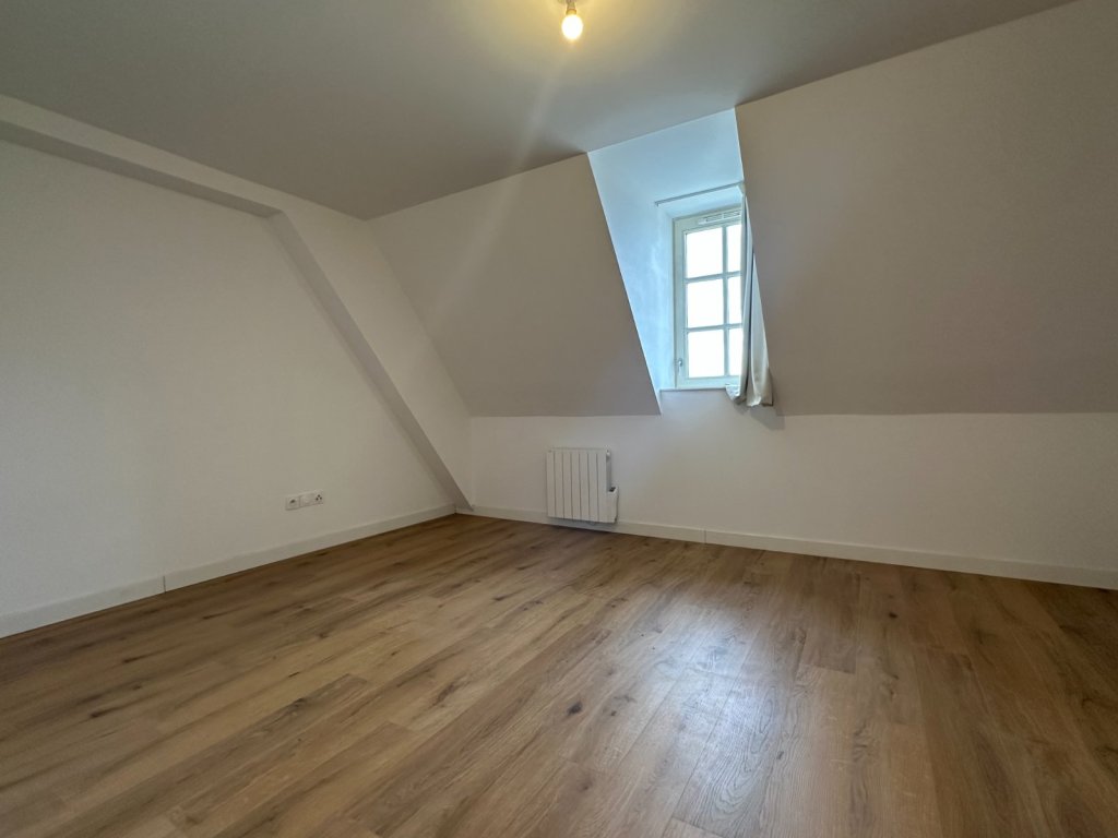 APPARTEMENT T4 BIS A LOUER - MARQUETTE LEZ LILLE - 125.52 m2 - 1 212 &euro; charges comprises par mois
