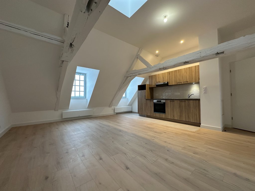 APPARTEMENT T4 A LOUER - SECLIN - 73.22 m2 - 890�&euro; charges comprises par mois