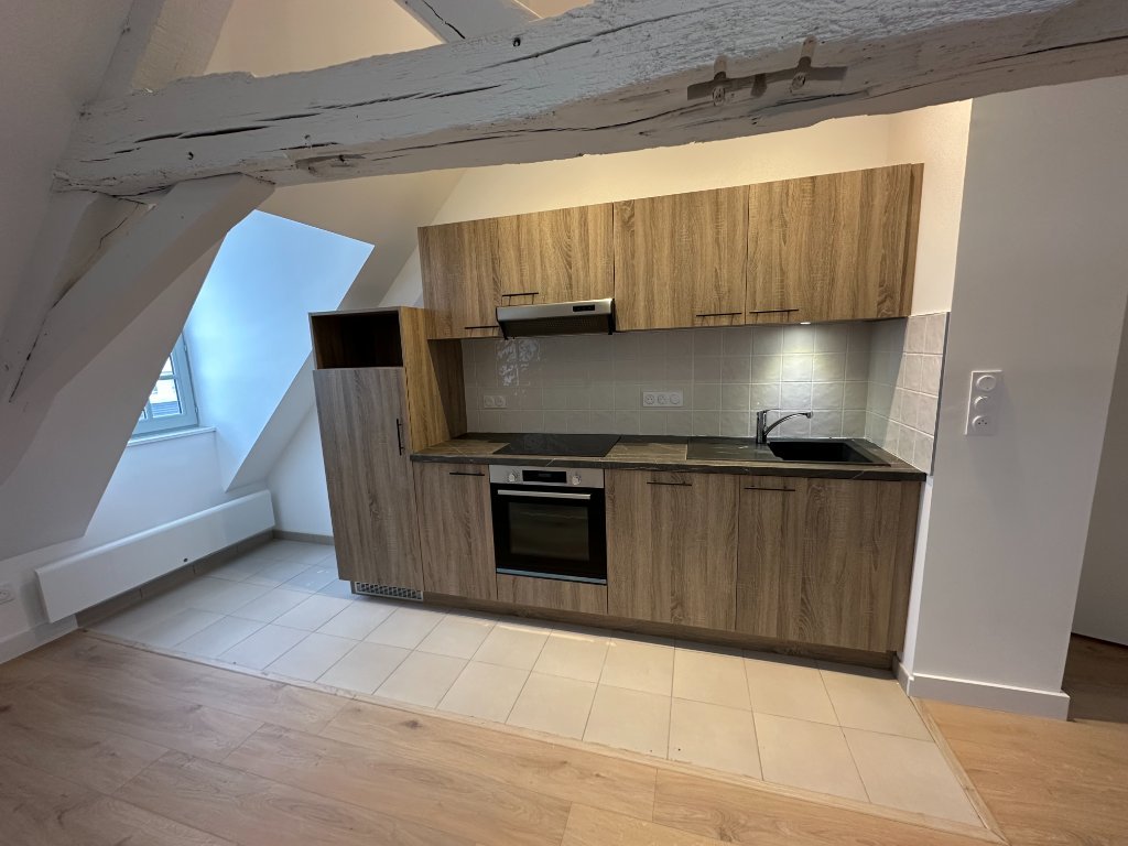 APPARTEMENT T4 A LOUER - SECLIN - 73.22 m2 - 890�&euro; charges comprises par mois