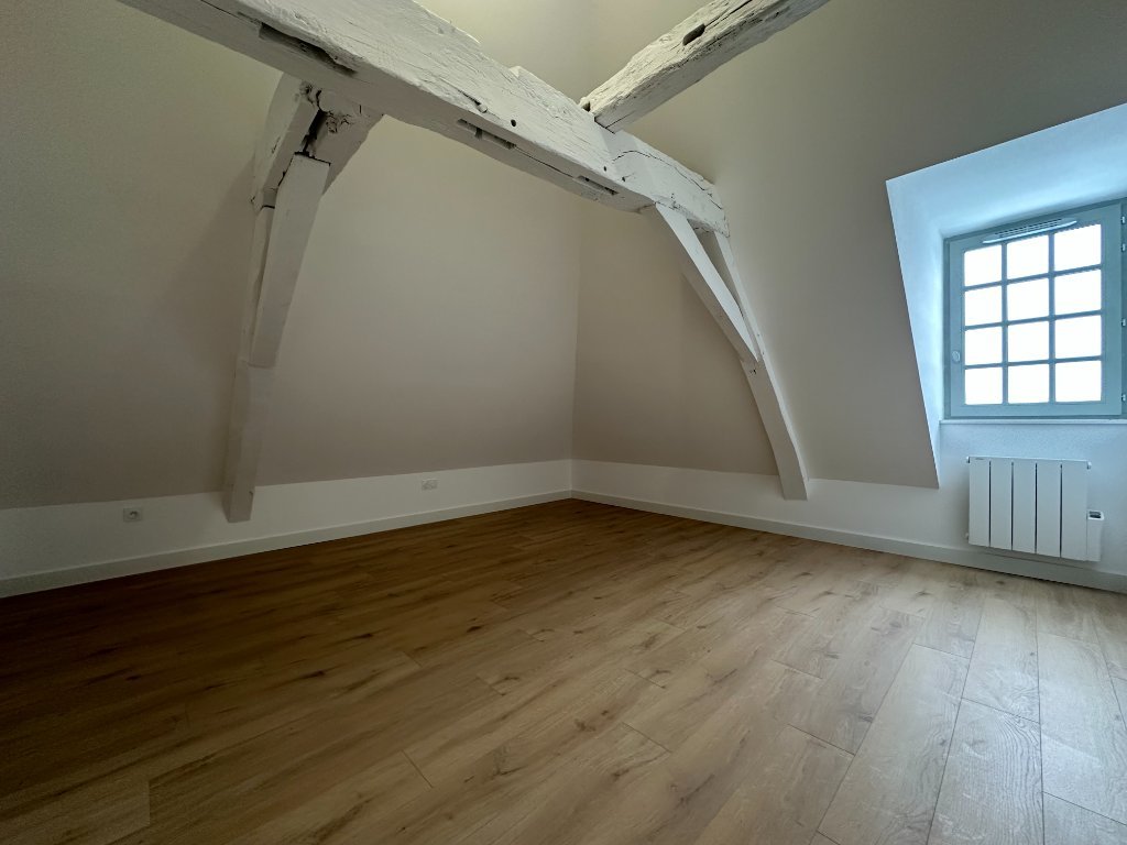 APPARTEMENT T4 A LOUER - SECLIN - 73.22 m2 - 890�&euro; charges comprises par mois