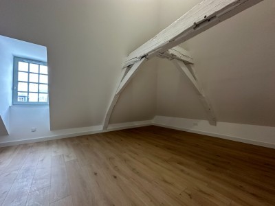 APPARTEMENT T4 A LOUER - SECLIN - 73.22 m2 - 890�&euro; charges comprises par mois