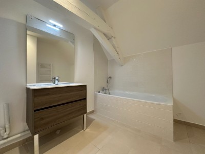 APPARTEMENT T4 A LOUER - SECLIN - 73.22 m2 - 890�&euro; charges comprises par mois